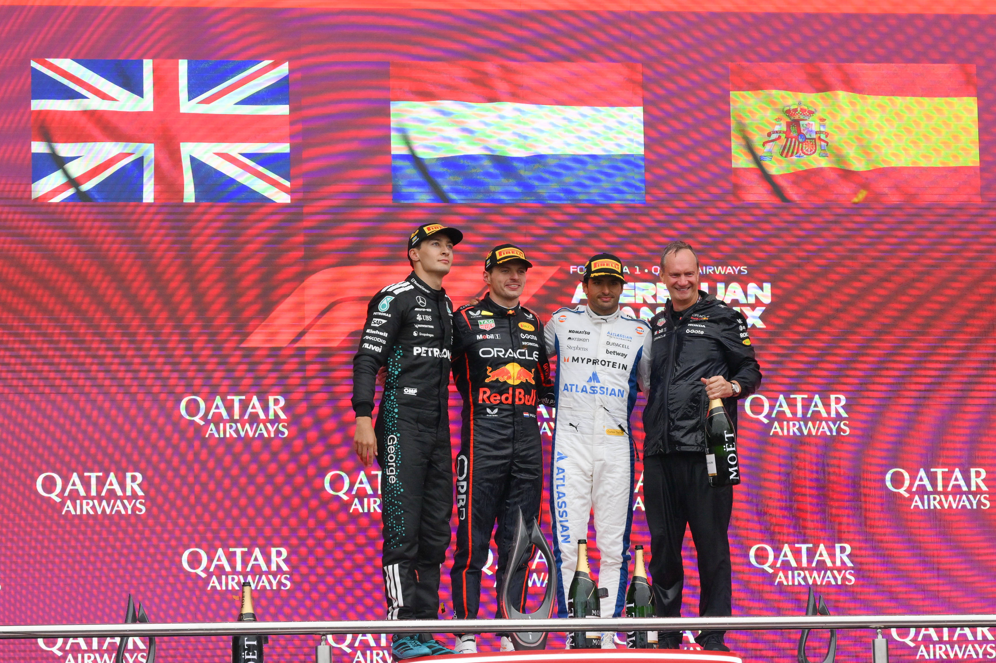 迈凯伦轻取红牛车队,塞恩斯带队取胜 迈凯伦轻取红牛车队,塞恩斯带队取胜