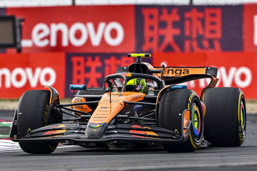 梅赛德斯完胜迈凯伦,皮亚斯特里扛起全队 梅赛德斯完胜迈凯伦,皮亚斯特里扛起全队