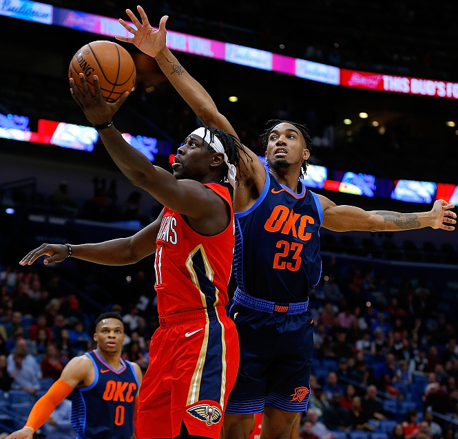 鹈鹕险胜雷霆,浓眉哥关键制胜 鹈鹕险胜雷霆,浓眉哥关键制胜