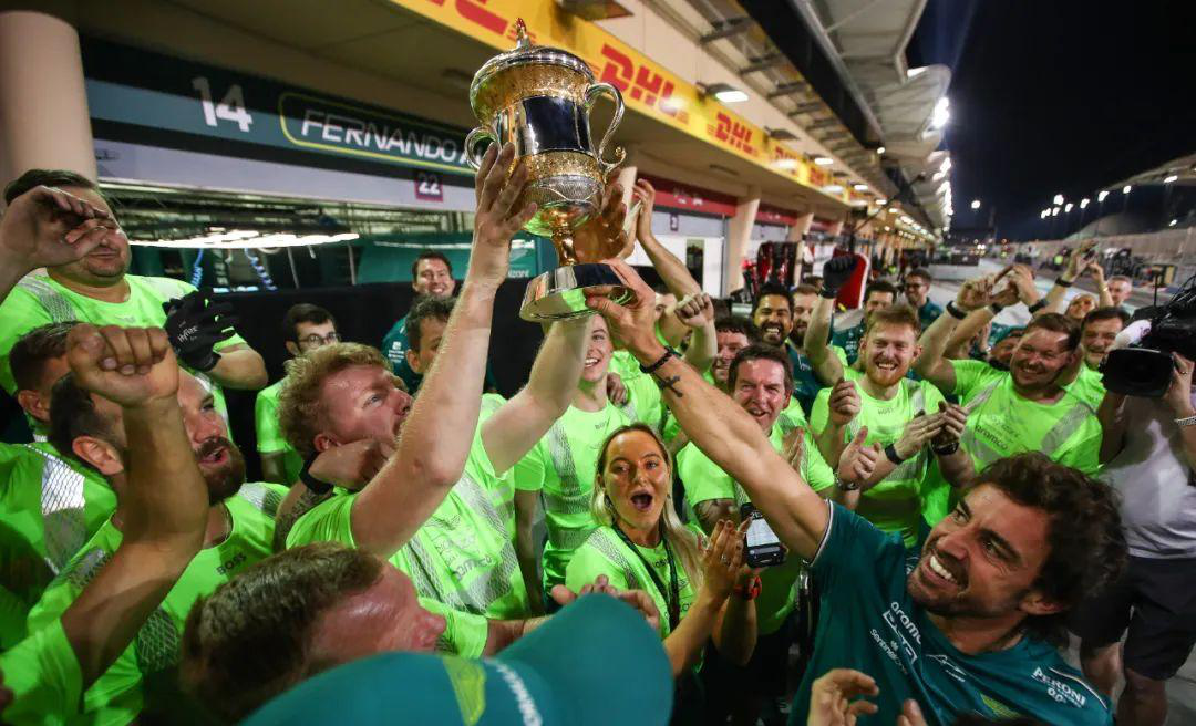 开云官网-阿斯顿马丁轻取红牛二队，诺里斯统治全场